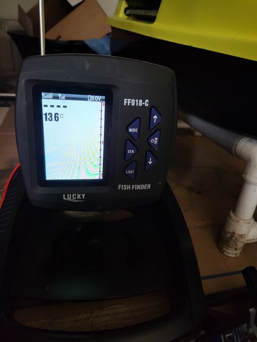 Barcuta  cu autopilot și sonar