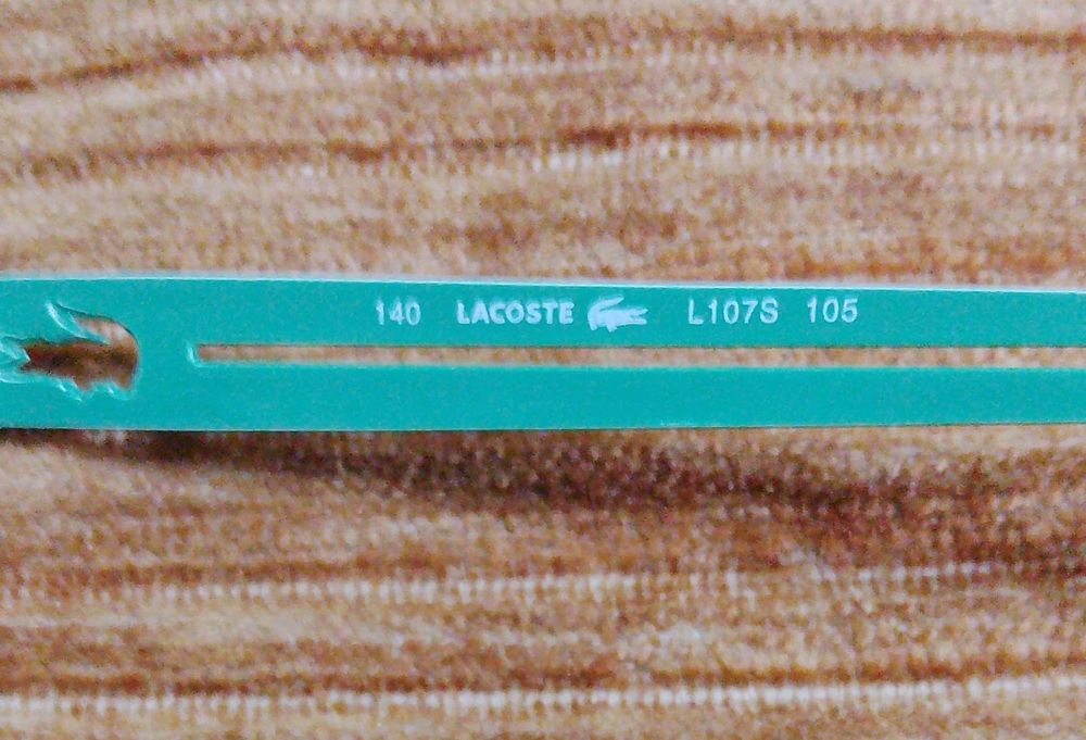Солнцезащитные очки  LACOSTE