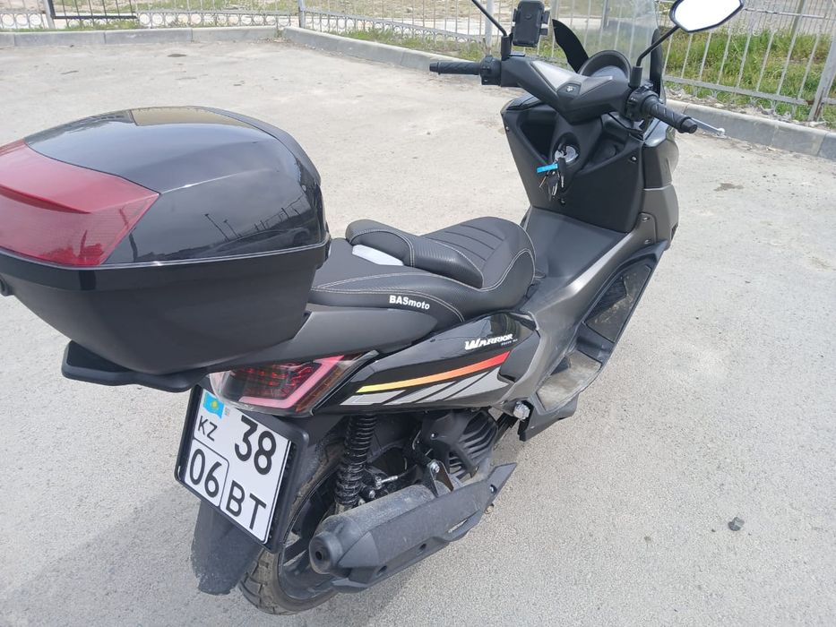 Скутер модель N - Max