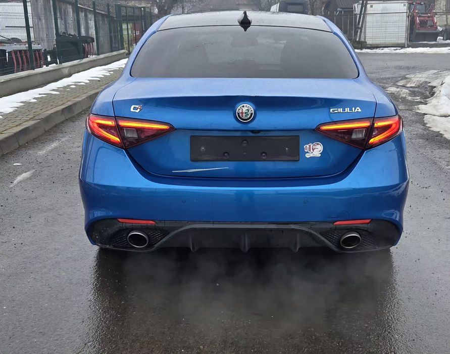Alfa Romeo Giulia Veloce Avariat Ușor  4Q AWD  280CP Full Options