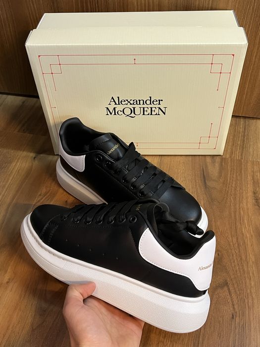 alexander mcqueen alb cu negru marimea 42 noi nouti in cutie