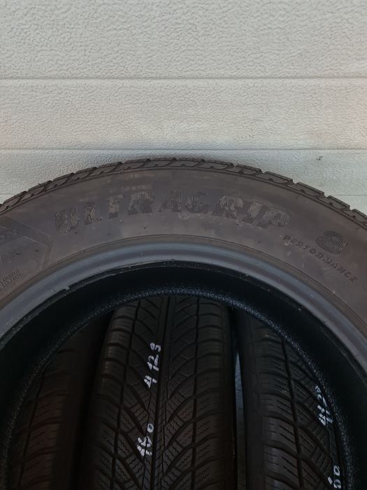 Зимни гуми 4 броя. GOODYEAR UltraGrip8 205 65 R16 дот 4123