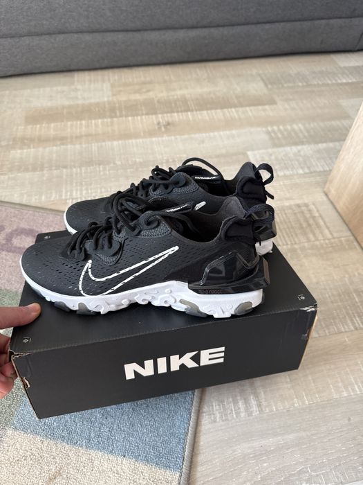 Маратонки-Нови-Наик-