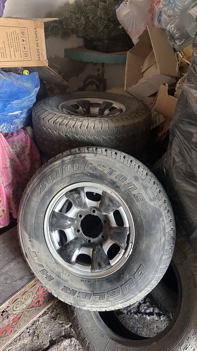 Шины с титанкой от Hilux