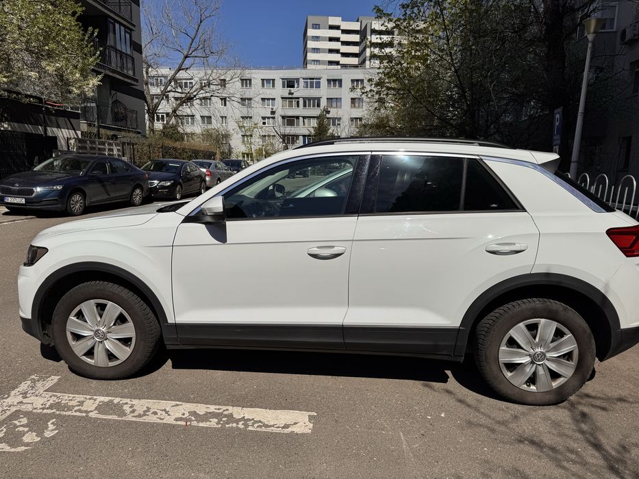 T-ROC , 56500 km REALI, primul propietar, istoric 100% curat, economic, ingrijit impecabil