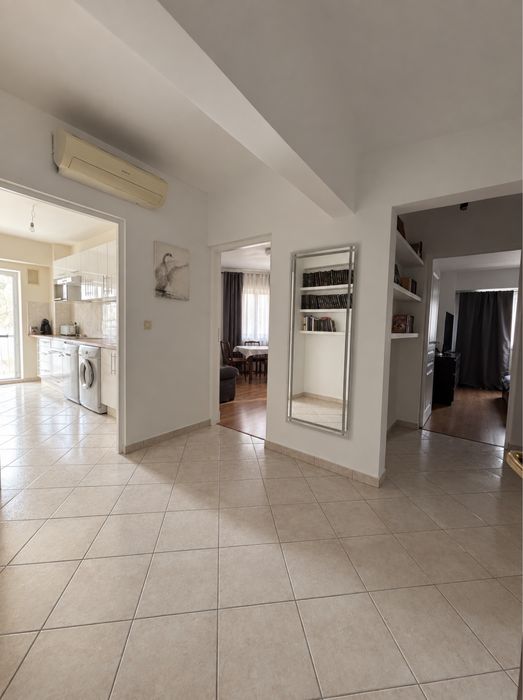 Inchiriez apartament