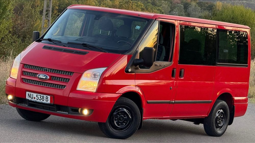 Ford Transit 2.2 TDCI 140cp 8+1 locuri