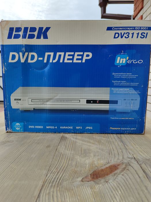 Видео магнитафон Sony и DVD плеер BBK