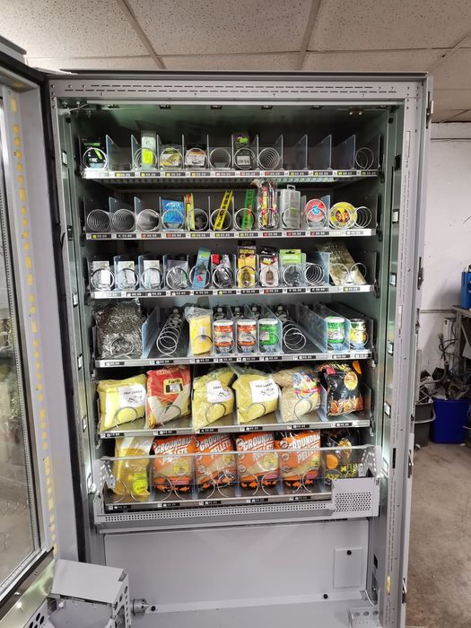 Vindem automat articole de pescuit