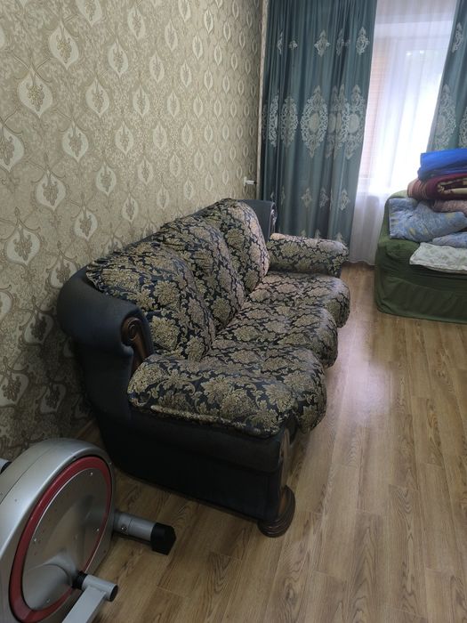 Продам диваны с креслом