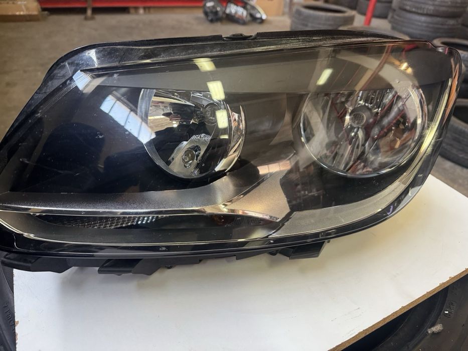 Фар за Фолксваген /VW Touran