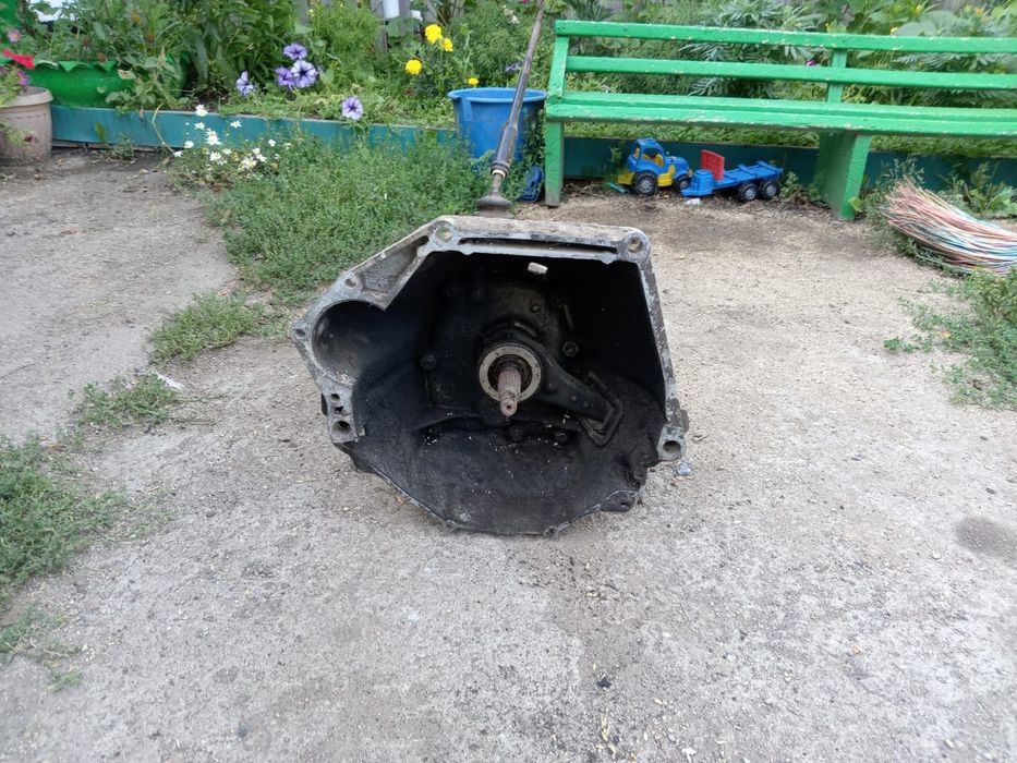 Двигатель, коробка передач