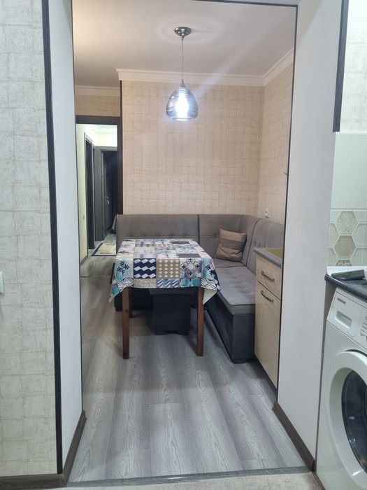 Продаётся 3х комнатная квартира возле метро БИЙ.