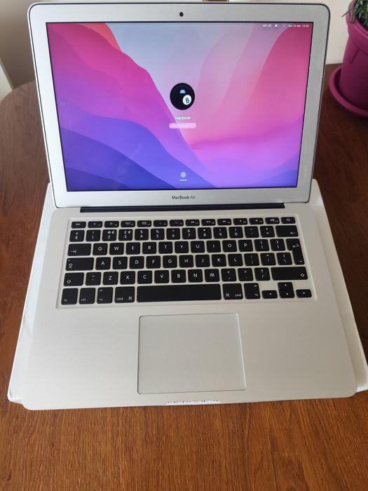MacBook Air 13" 2018 1.8GHz 8GB RAM 121GB SSD A1466