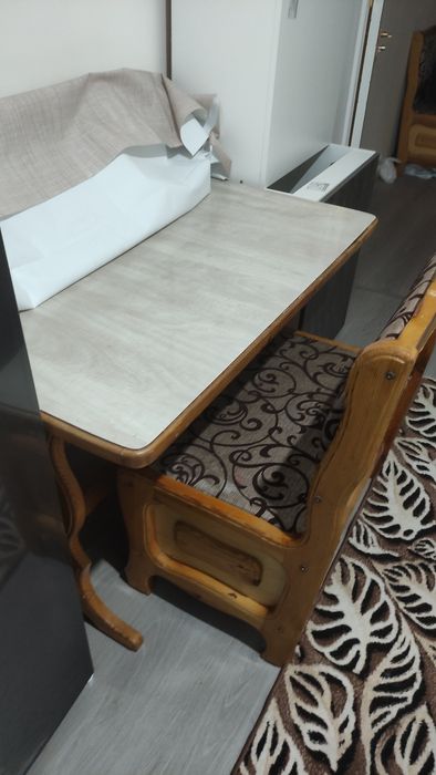 Продам Кухонный уголок .