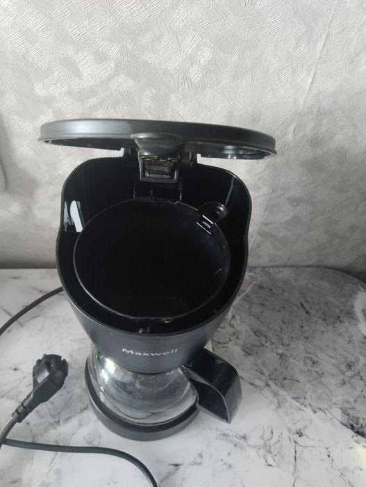 Кофеварка. MAXWELL.
