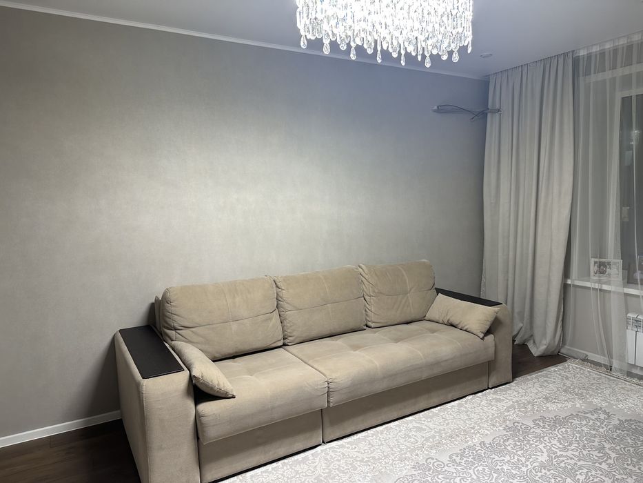 Продам диван в очень хорошем состоянии