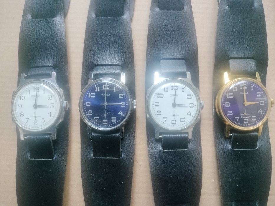 Vând ceasuri mecanice Raketa și Pobeda