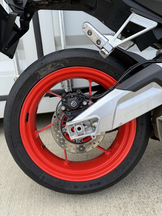 Aprilia 660 Tuono (upgrade uri Factory)