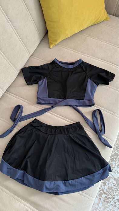 Продам 2 б/у купальника