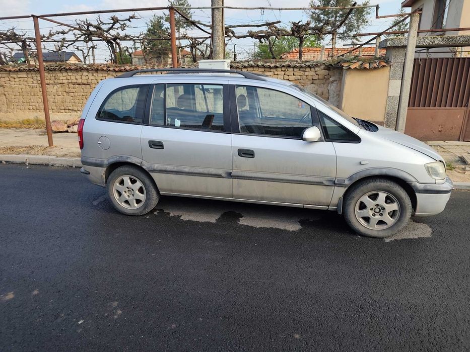 Opel zafira 2.0 Цяла или на части