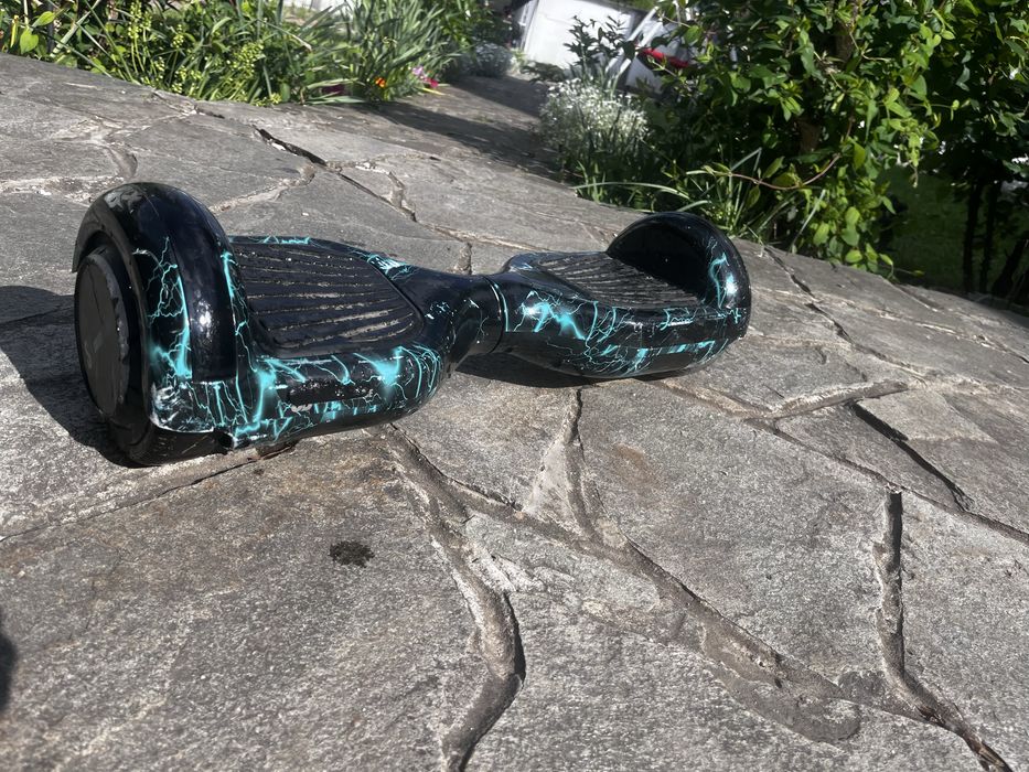 se vinde hoverboard+ hoverkart sau separat !