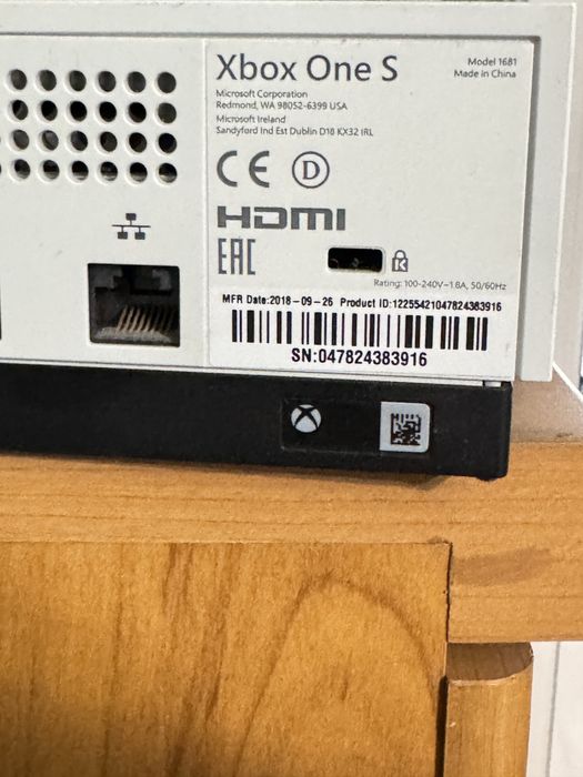 Xbox One S  - игровая приставка