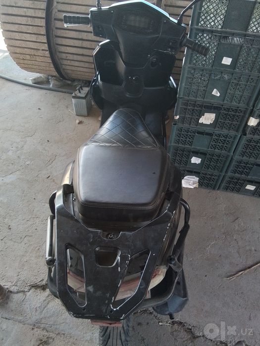 Skuter sotiladi 150 kub