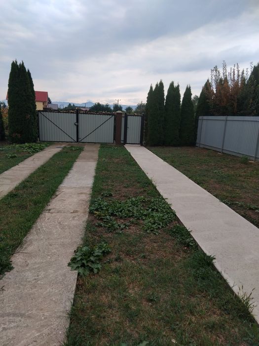 Casă de închiriat