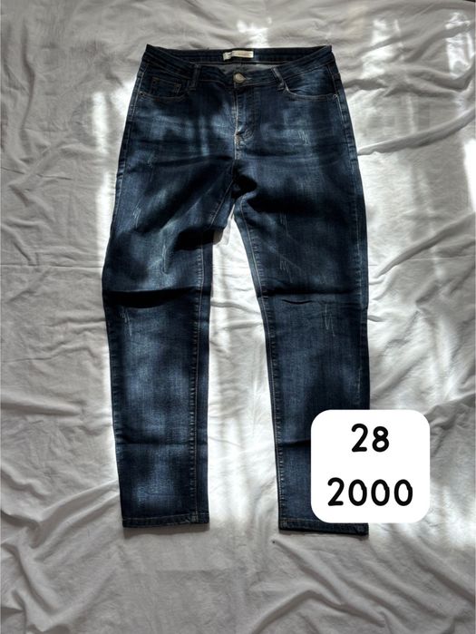 продажа джинс по 2000