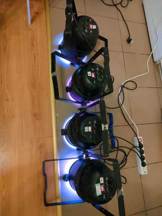 8 Par led 64 American Audio beam r7