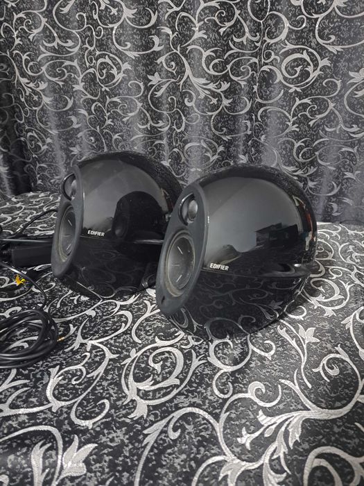 Vând boxe Edifier Eclipse (Luna E25), culoare negru, cu Bluetooth
