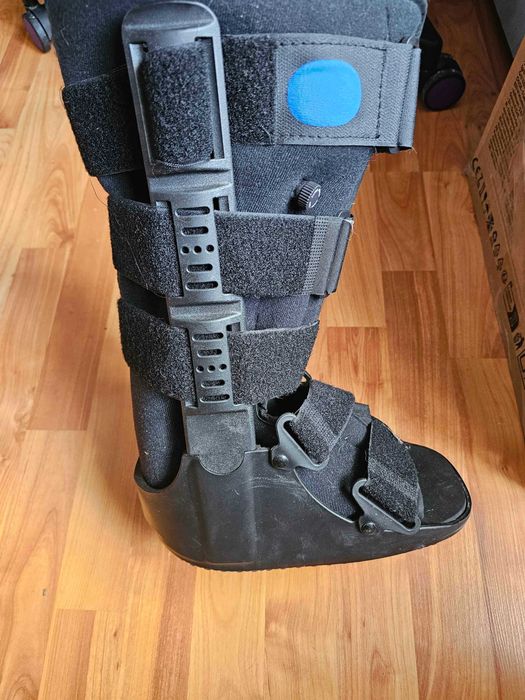 Orteza de plastic pentru glezna, walker, cu perne de aer, marimea S (36-39), Timago