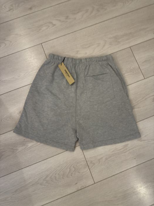 Pantaloni scurti essentials gri M
