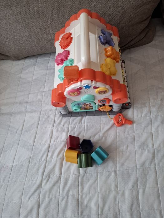 Музикална къща Hola пияно и книжка