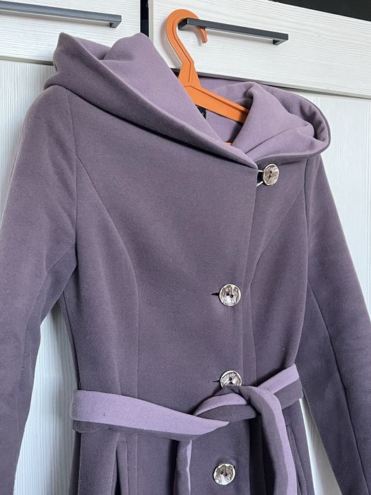 Продается пальто демисезонное