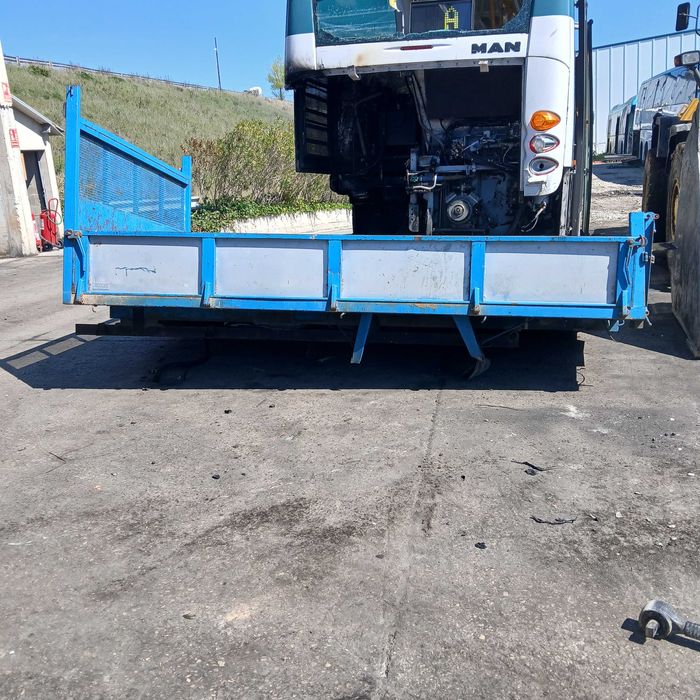 самосвален кош комплект с подшаси и крик