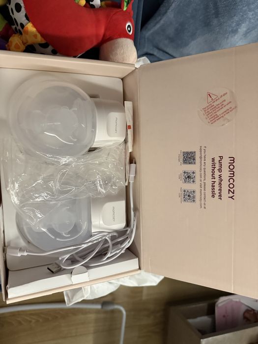 Momcozy s12 pro hands free помпа за кърма