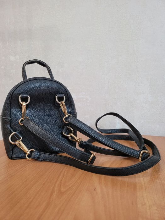 Сумка-рюкзачок чёрная