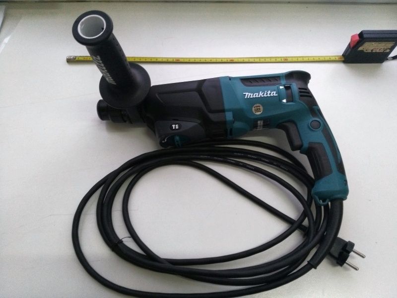 Перфоратор Makita hr2600
