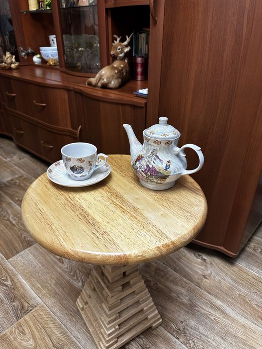 Продам столик кофейный