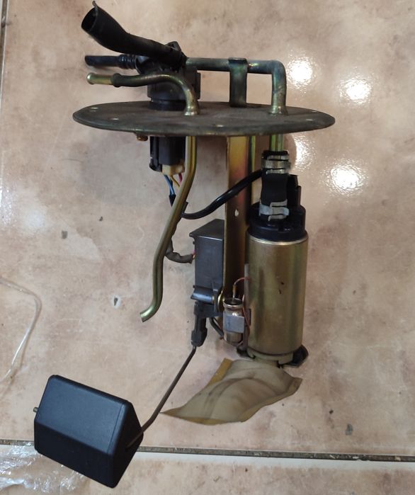 Тойота Калдина 190/210. Бензонасос. Бензостанция. Оригинал. Из Японии