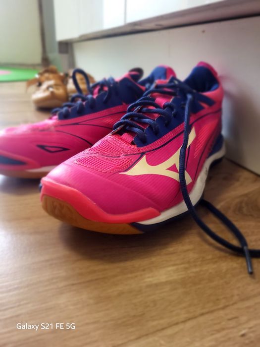 Дамски розови/ цикламени маратонки Mizuno 38 номер