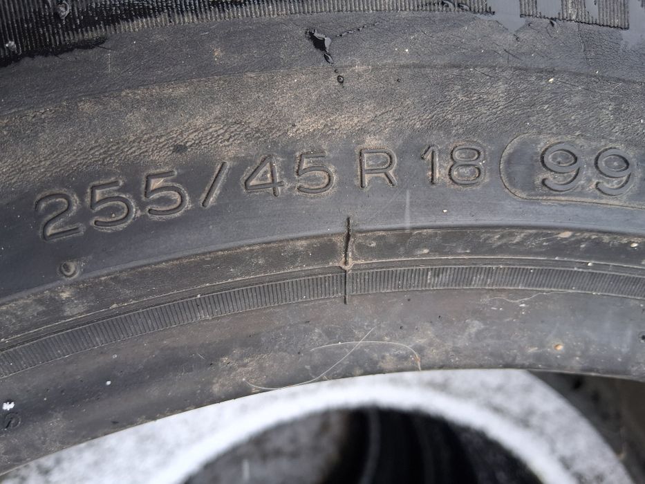 255 45 18 Michelin Latude  2бр зимни