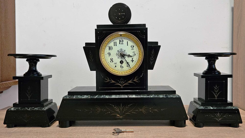 Ceas de semineu cu pendul, 3 piese, anii 1900