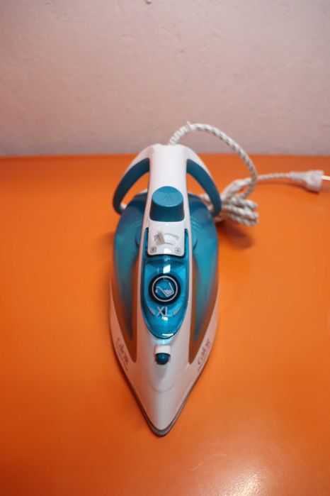 Парна ютия Calor Easygliss Plus, 2500 W, Непрекъсната пара 40 г/мин, Преса 195 г/мин, Плоча Durilium Airglide FV5719C0, Тюркоаз