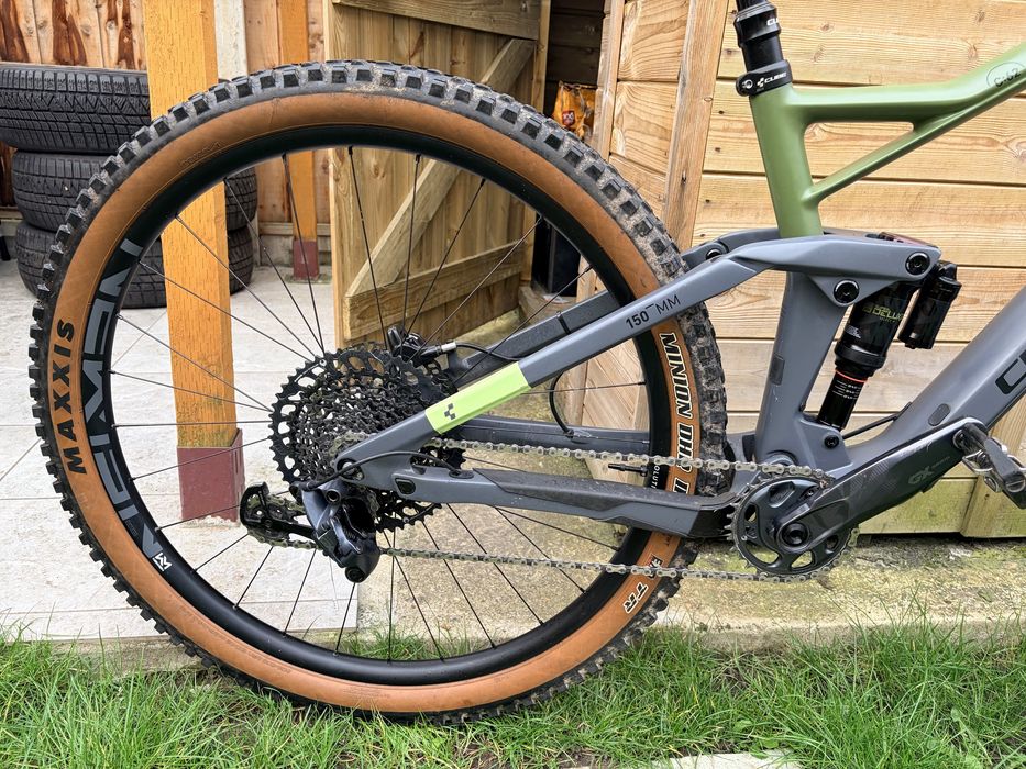 Bicicleta cube stereo race