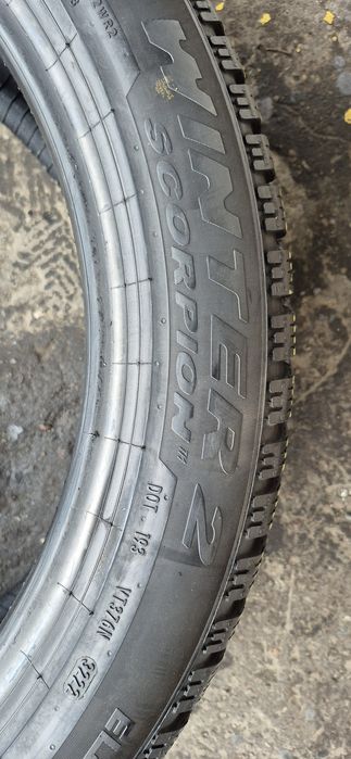 2 anvelope iarna ca noi Pirelli 235/50/20,dot 2022.Pretul este pe bucata