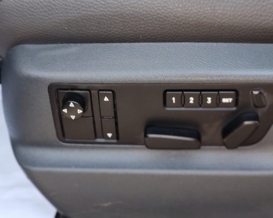 VW Touareg 2.5, automat, perne, full.