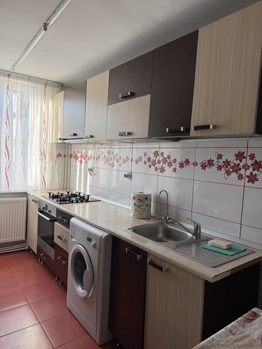 Inchiriez apartament 2 camere